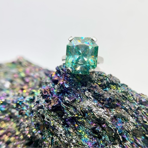 15 Carat Radiant Cut Moissanite Ring Vivid Blue Green Cocktail Statement Ring - Picture 10 of 15